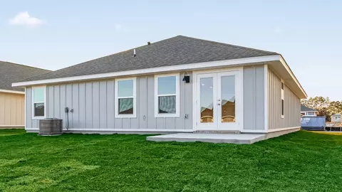 Exterior - 3173 Silver Maple Rd, Cantonment, FL 32533 photo 4 of 7