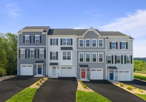 90 E Penn Dr, Enola, PA 17025
