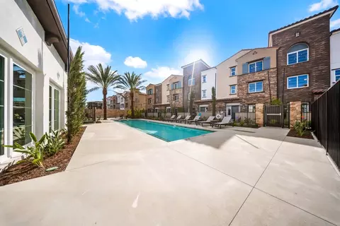 Exterior - 542 Via Zibello, Camarillo, CA 93012 photo 7 of 8