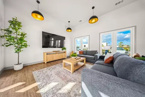 Living - 542 Via Zibello, Camarillo, CA 93012 photo 2 of 2