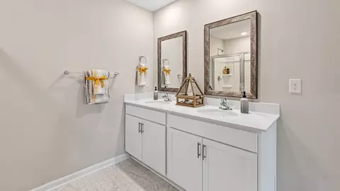 Bath - 3405 Woodcross Dr, Moore, SC 29369 photo 3 of 3