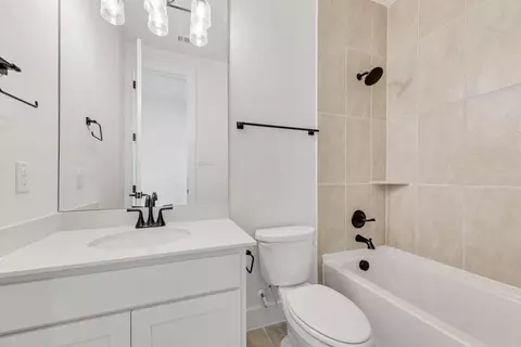 Bath - 208 Condor Ct, Heath, TX 75126 photo 3 of 3