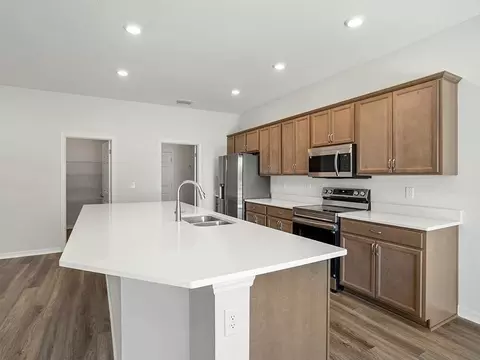 7100 Kingswood Garden Ln, Zephyrhills, FL 33541