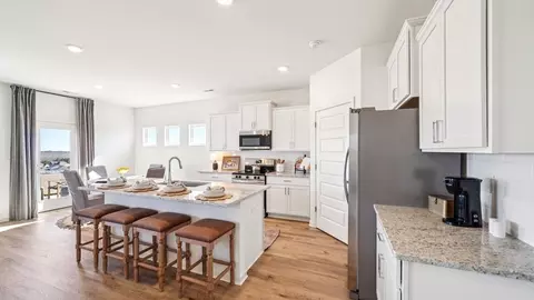Kitchen - 1075 Gadwall Dr, Alabaster, AL 35007 photo 1 of 6