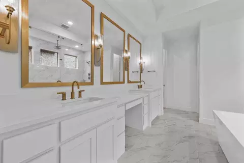 Bath - 2237 Pinner Ct, Celina, TX 75009 photo 1 of 2