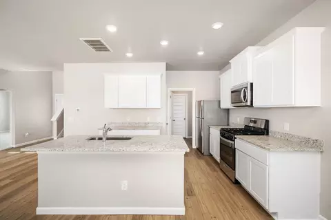 Kitchen - 709 Ashleigh Dr, Tuttle, OK 73089 photo 3 of 4