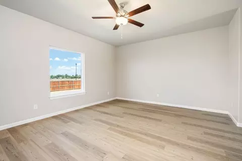 Living - 709 Ashleigh Dr, Tuttle, OK 73089 photo 1 of 1