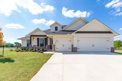 Exterior - 2800 Heather Hvn, Moore, OK 73160 photo 2 of 38
