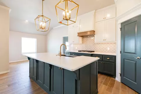 Kitchen - 2800 Heather Hvn, Moore, OK 73160 photo 5 of 24