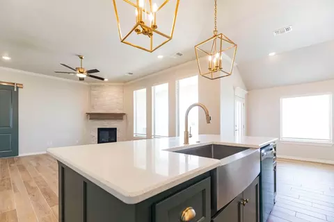 Kitchen - 2800 Heather Hvn, Moore, OK 73160 photo 6 of 24