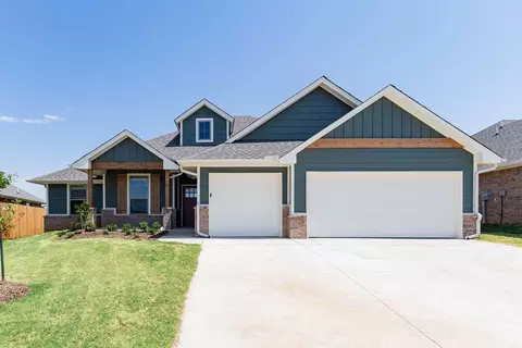 Exterior - 2800 Heather Hvn, Moore, OK 73160 photo 3 of 38