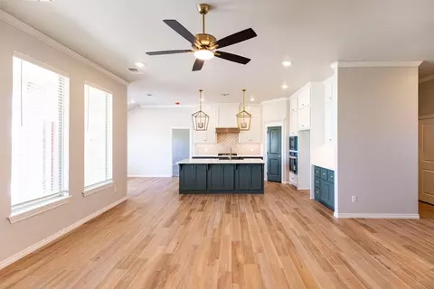 Living - 2800 Heather Hvn, Moore, OK 73160 photo 2 of 9