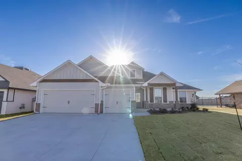 Exterior - 2800 Heather Hvn, Moore, OK 73160 photo 4 of 38