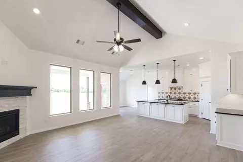 Living - 2800 Heather Hvn, Moore, OK 73160 photo 4 of 9