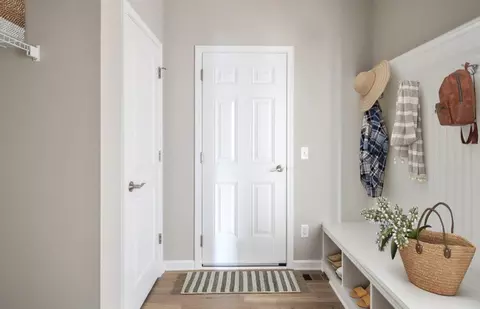 Entry Way - 8005 Echo Hill Manor Dr, Mentor, OH 44060 photo 1 of 2