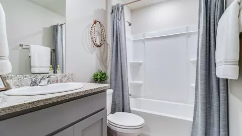 Bath - 102 Stable View Dr, Lafayette, LA 70507 photo 3 of 3
