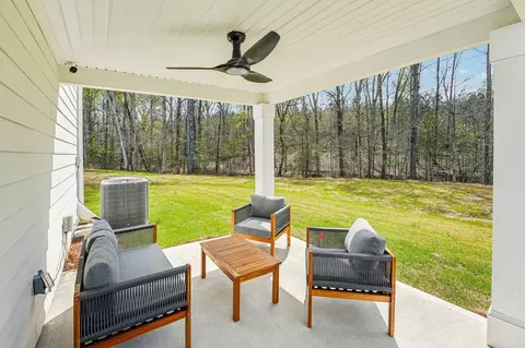 Exterior - 302 Glenhaven Dr, Lagrange, GA 30241 photo 4 of 7
