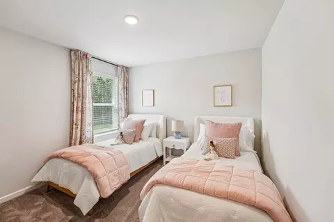 Bedroom - 302 Glenhaven Dr, Lagrange, GA 30241 photo 3 of 5