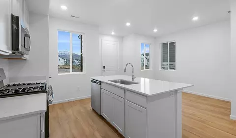 Kitchen - 1296 E 1670 N, Payson, UT 84651 photo 1 of 2