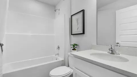 Bath - 3581 Viking Dr, Chipley, FL 32428 photo 2 of 2