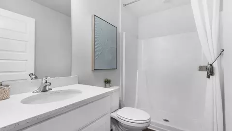 Bath - 3581 Viking Dr, Chipley, FL 32428 photo 1 of 2