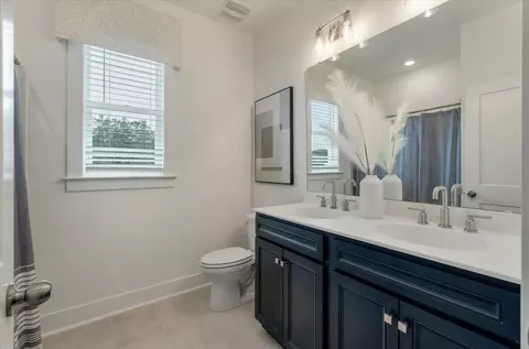Bath - 450 Trillium Trl, Pendergrass, GA 30567 photo 5 of 9