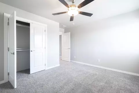 Bedroom - 545 Still Mdws, Guthrie, OK 73044 photo 5 of 6