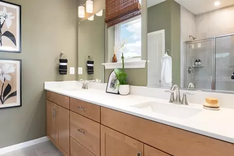 Bath - 2631 River Birch Rd, Herndon, VA 20171 photo 2 of 4