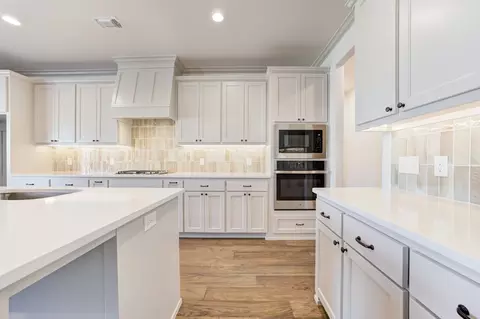 Kitchen - 7201 E Oakland St, Broken Arrow, OK 74014 photo 2 of 6