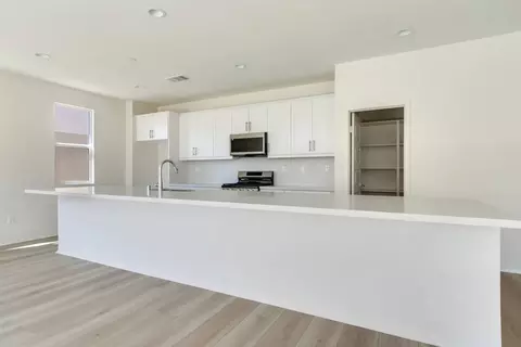 Kitchen - 9083 Carson Ave, Hesperia, CA 92344 photo 1 of 4