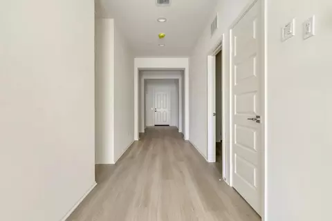 Entry Way - 9083 Carson Ave, Hesperia, CA 92344 photo 1 of 4