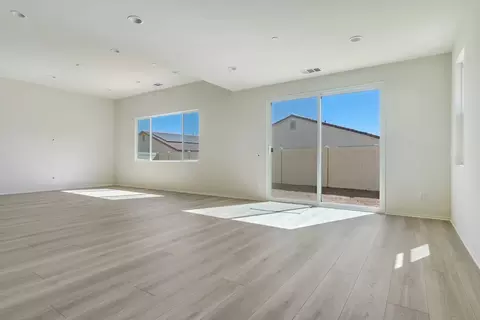 Living - 9083 Carson Ave, Hesperia, CA 92344 photo 3 of 6