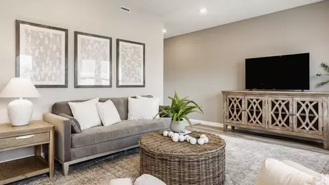 Living - 203 Scorsese St, Springfield, OH 45505 photo 5 of 6