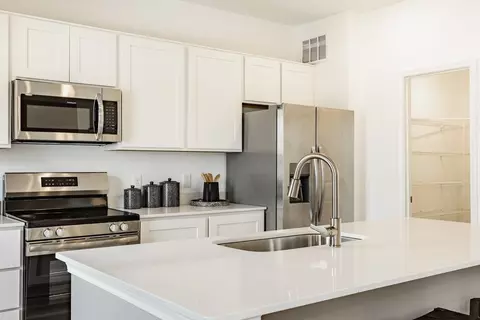 Kitchen - 203 Scorsese St, Springfield, OH 45505 photo 3 of 7