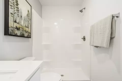 Bath - 203 Scorsese St, Springfield, OH 45505 photo 3 of 13