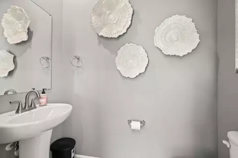 Entry Way - 203 Scorsese St, Springfield, OH 45505 photo 7 of 10