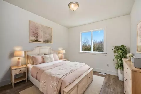Bedroom - Valley View Court, Marshall, MI 49068 photo 3 of 8