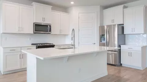Kitchen - 3980 Kennebunk Loop, Mount Dora, FL 32757 photo 3 of 5