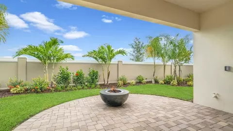 Exterior - 8308 Golden Beach Ct, Parrish, FL 34219 photo 2 of 18