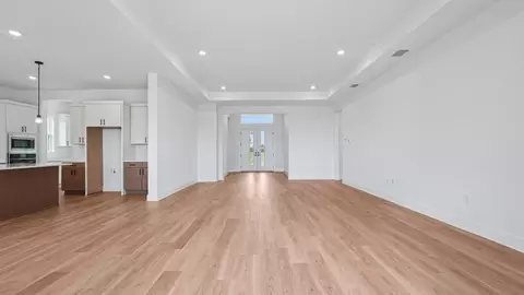 Living - 8308 Golden Beach Ct, Parrish, FL 34219 photo 3 of 7