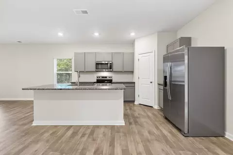 Kitchen - 40 Gus Ct, Bunnlevel, NC 28323 photo 4 of 6