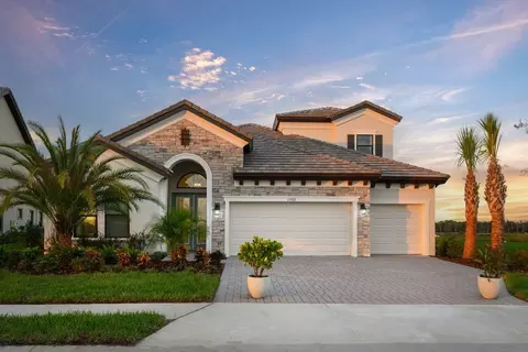 Exterior - 13514 Shadow Creek Trl, Parrish, FL 34219 photo 6 of 9