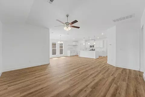 Living - 1090 Garrett Ln, Centerton, AR 72719 photo 2 of 3
