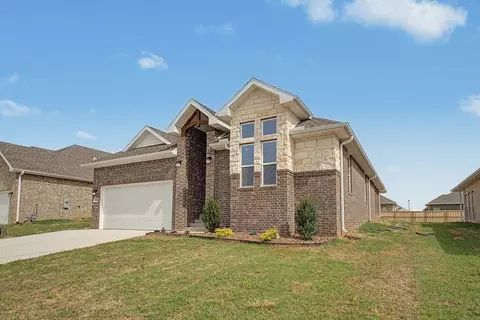 Exterior - 1090 Garrett Ln, Centerton, AR 72719 photo 1 of 2