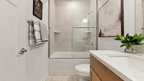 Bath - 3301 Greycliff Trl, Franklin, OH 45005 photo 7 of 9