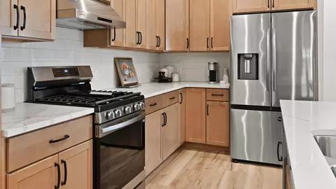 Kitchen - 3301 Greycliff Trl, Franklin, OH 45005 photo 3 of 5