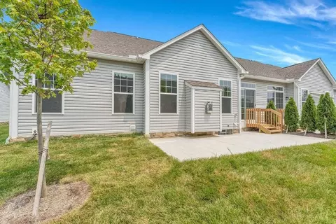 1661 Bookfield Ln, Grove City, OH 43123