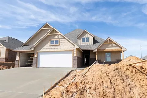 13041 NE 8th St, Choctaw, OK 73020