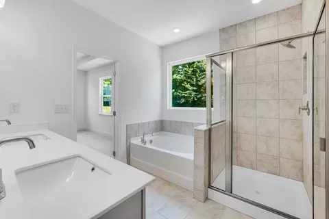 Bath - 1061 Summit Pass Ln, Dacula, GA 30019 photo 2 of 23