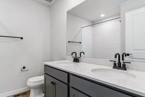 Bath - 3511 Switchgrass Ln, Dacono, CO 80514 photo 2 of 5